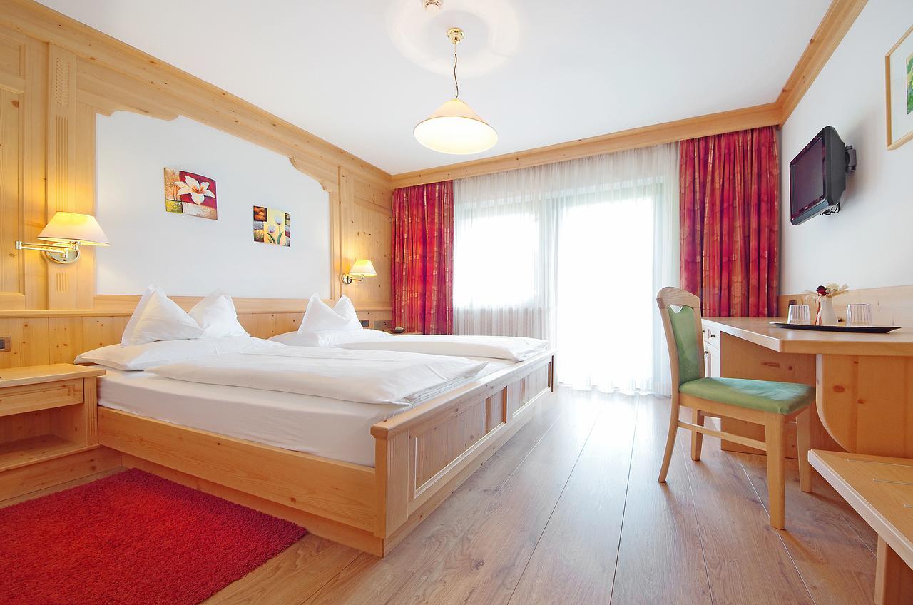 Mountain B&B - La Scalira Corvara In Badia Extérieur photo
