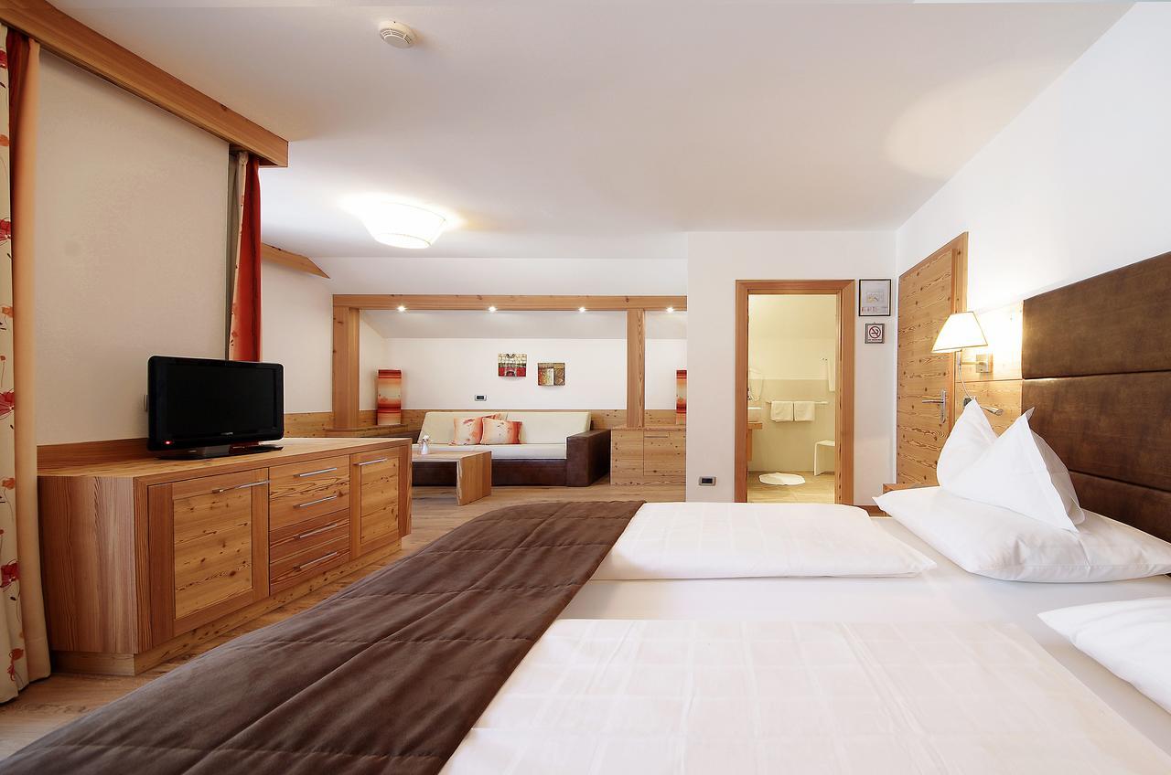 Mountain B&B - La Scalira Corvara In Badia Extérieur photo