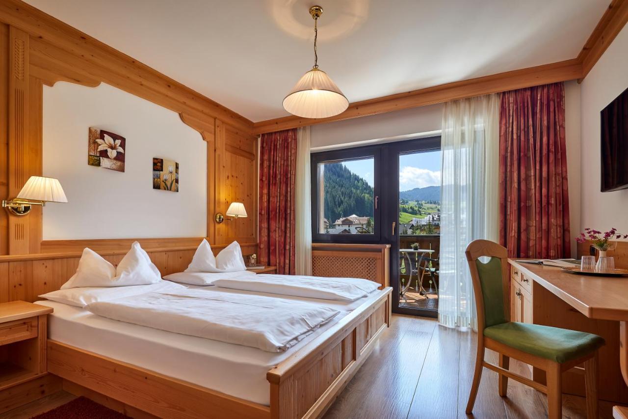 Mountain B&B - La Scalira Corvara In Badia Extérieur photo