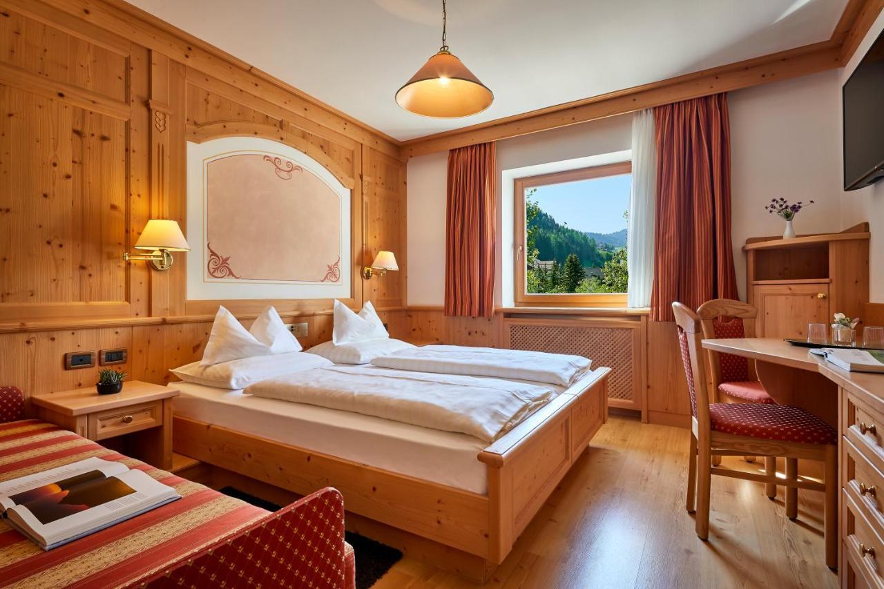 Mountain B&B - La Scalira Corvara In Badia Extérieur photo